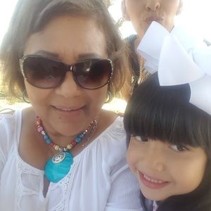 Meet your Posher, Olivia